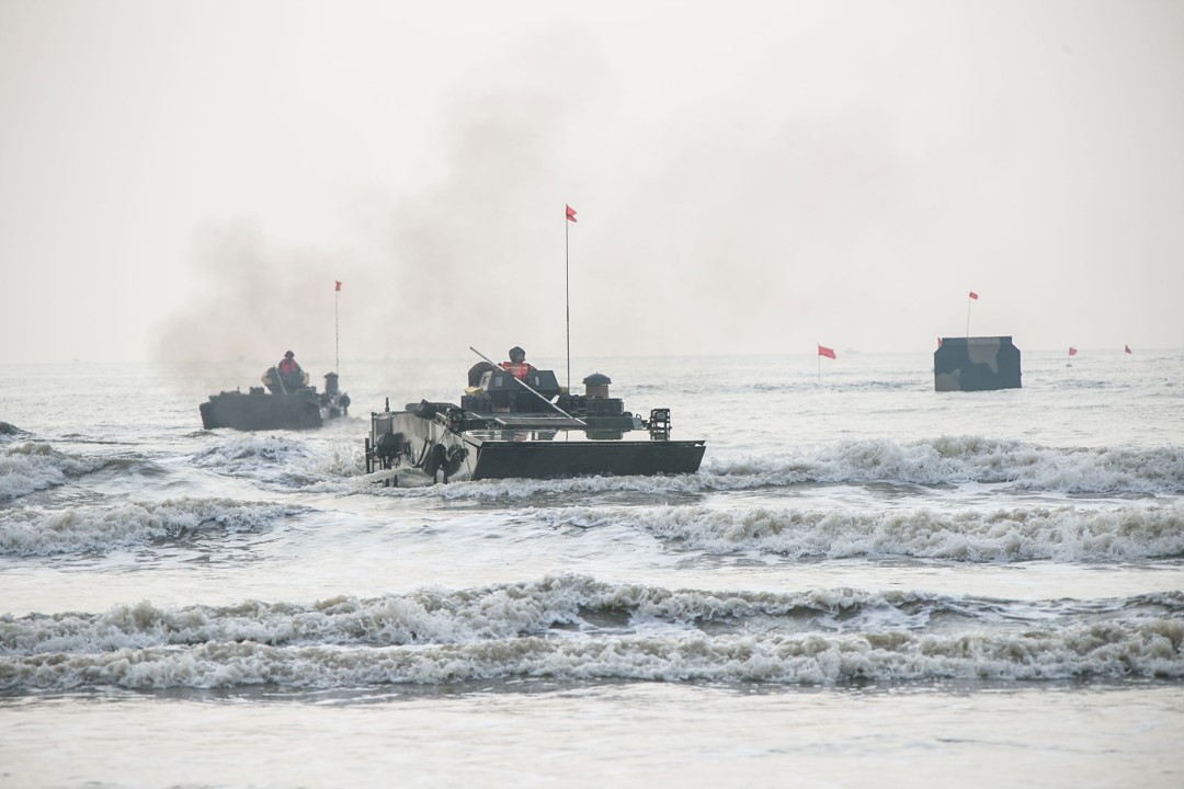 Type 001 Chinese APC (B)